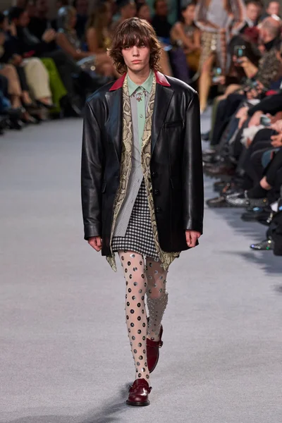 Look 5